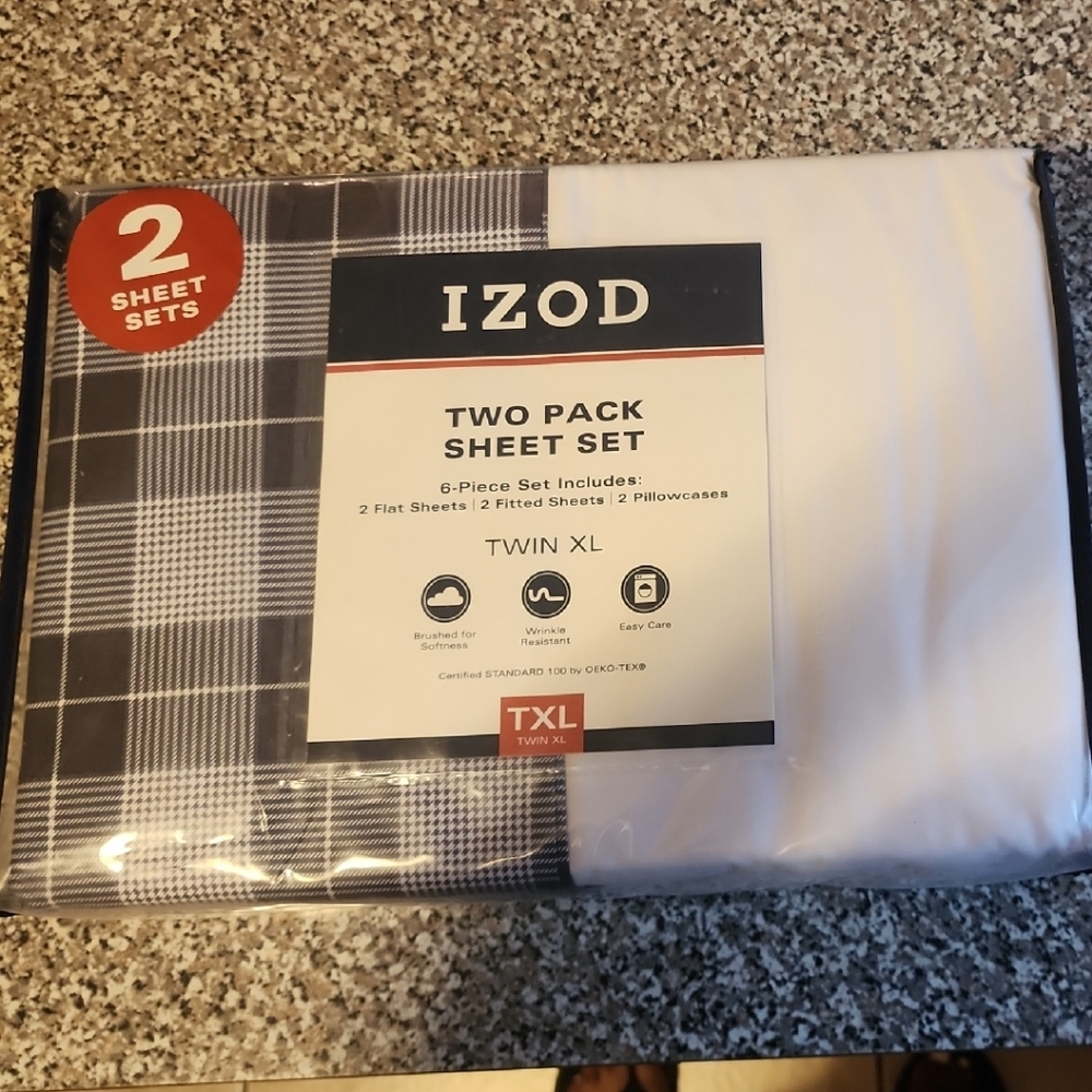 Izod Twin XL Sheet Set - Black and White